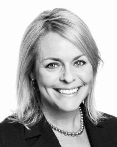Professional headshot of Stephanie Edwards, CEO for North America at ExpatInsure, an experienced global insurance leader and registered Californian Insurance Agent (Licence No. 4392496).